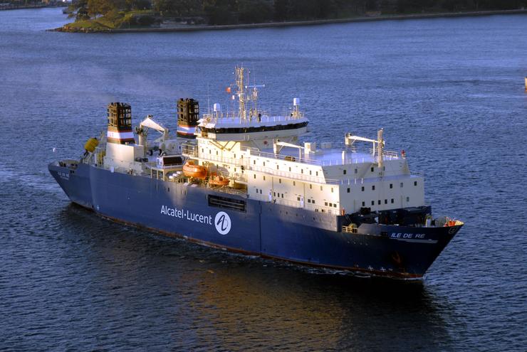 Specialised cable ship, the Ile de Re, will lay the final sections of the Tasman Global Access (TGA) undersea cable.

